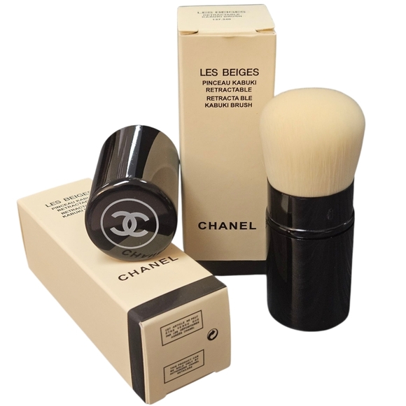 NIB CHANEL Les Beiges Retractable Kabuki Brush - Black and Cream - Picture 1 of 12